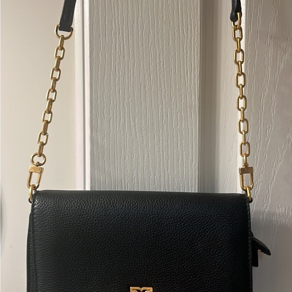 Elegant Black Leather Shoulder Bag